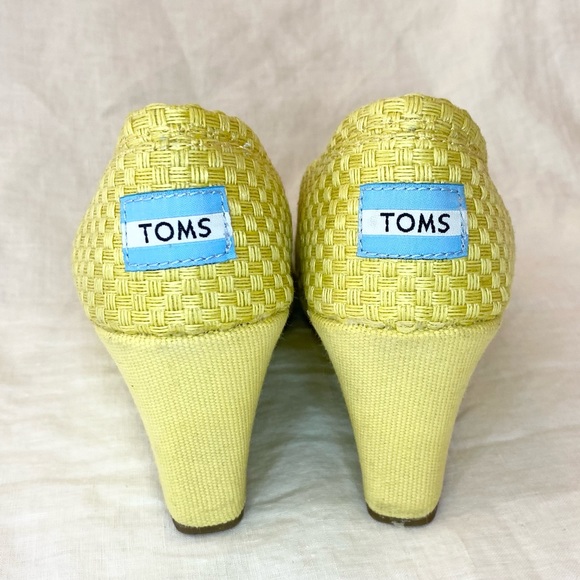 β¨Host Pickβ¨ Toms Espadrille Yellow Wedge Peep Toe Calypso Canvas Slip on Shoe - Picture 10 of 14